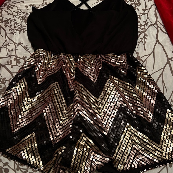 Black & Gold Sequin Romper - Picture 2 of 4